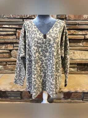 Henriette Steffensen Copenhagen Leopard Print Fleece Relaxed Fit V-neck Sweater